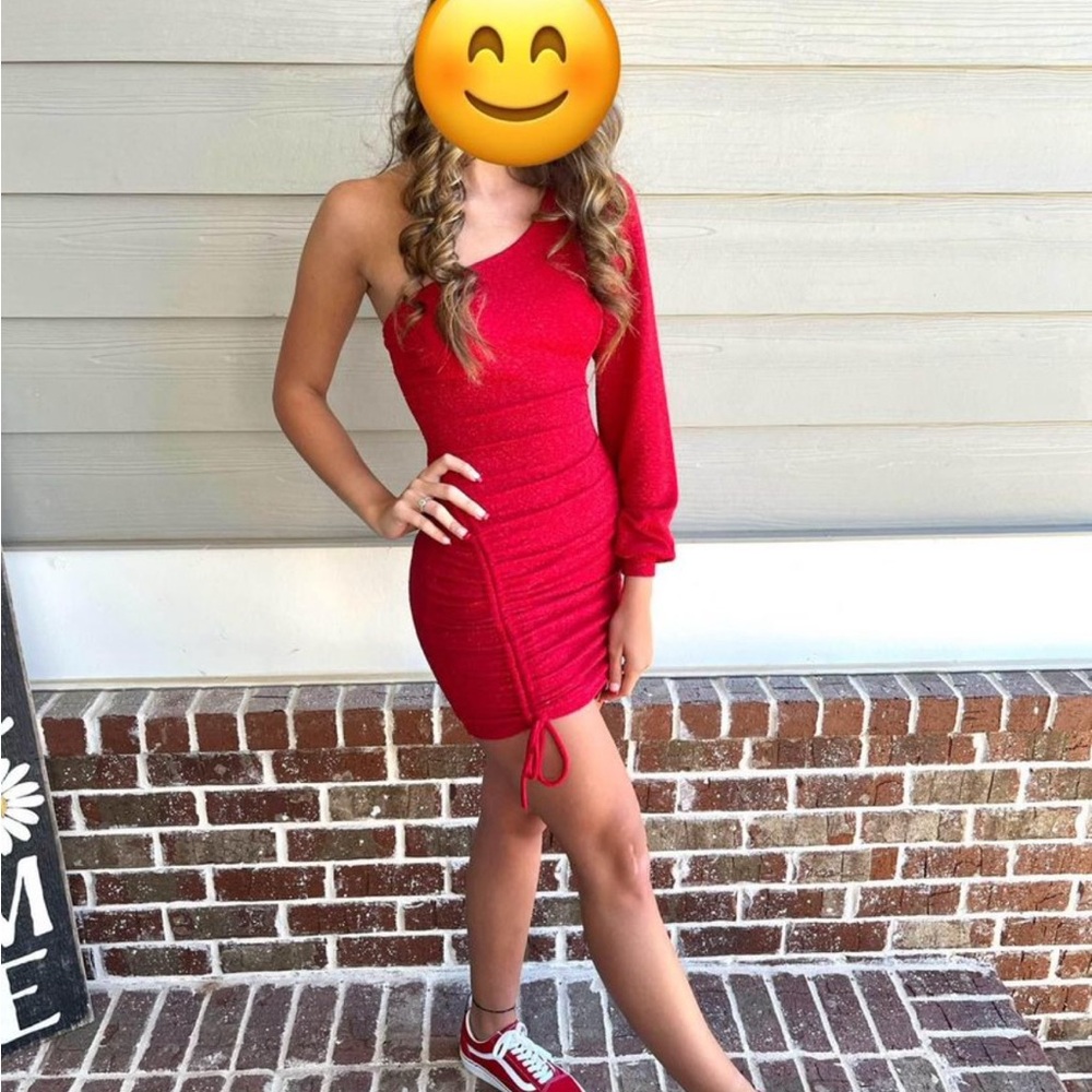 Elegant Red One-Shoulder Dress